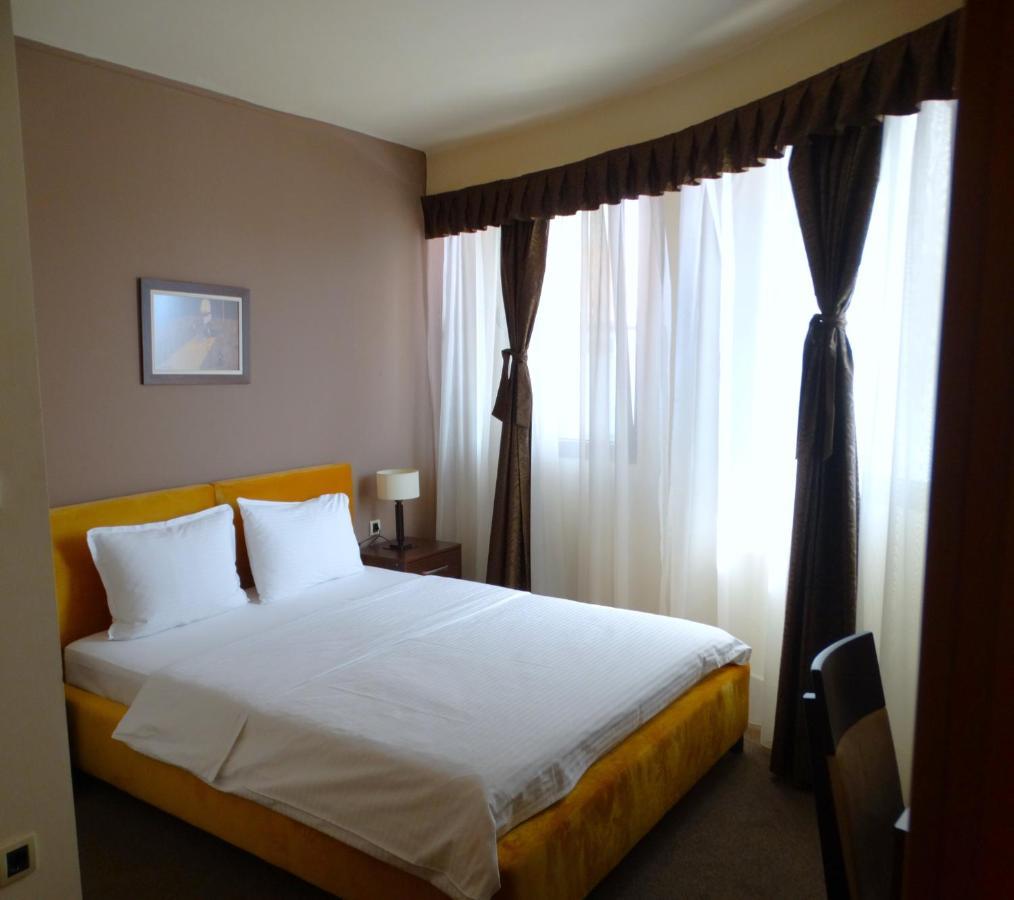 Hotel Keto Podgorica Kültér fotó